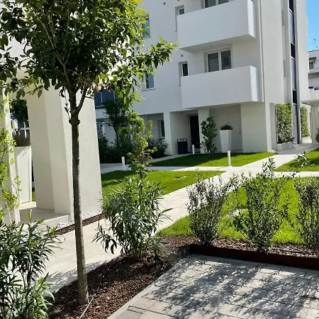 Blu Homes Efstyle ليدو دي يسولو