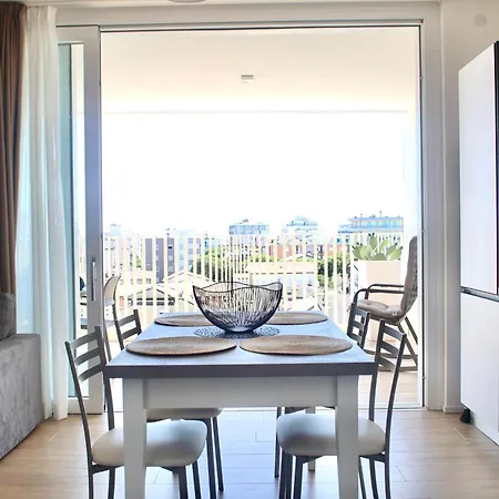 Blu Homes Efstyle ليدو دي يسولو
