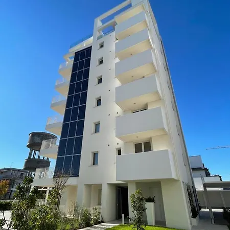 Blu Homes Efstyle Apartment